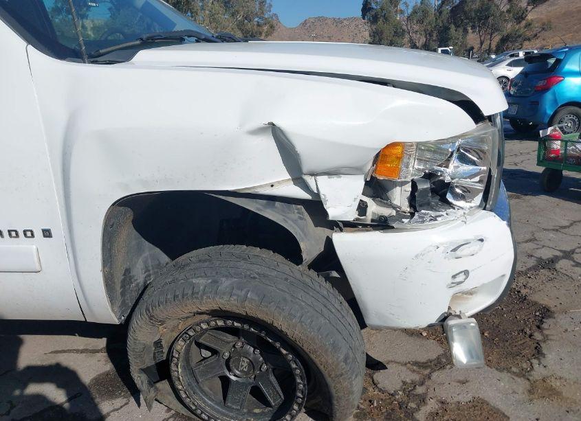 Photo 12 of 2007 Chevrolet Silverado 1500 LT1 (VIN 3GCEK13M57G526960)