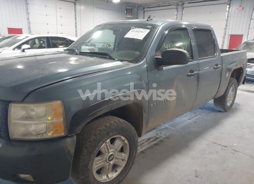 Photo 2 of 2008 Chevrolet Silverado 1500 LT1 (VIN 3GCEK13M88G202063)