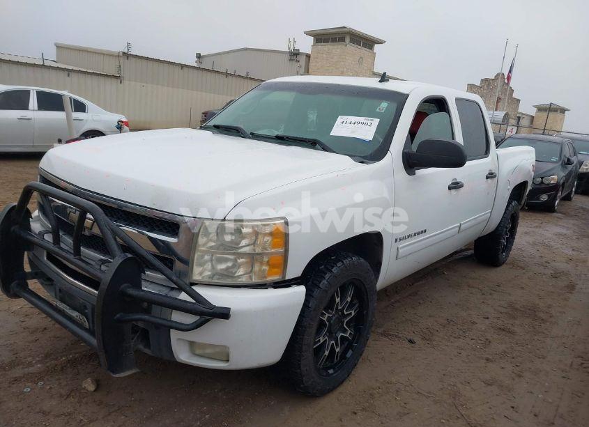 Photo 2 of 2009 Chevrolet Silverado 1500 LT (VIN 3GCEK23319G165744)