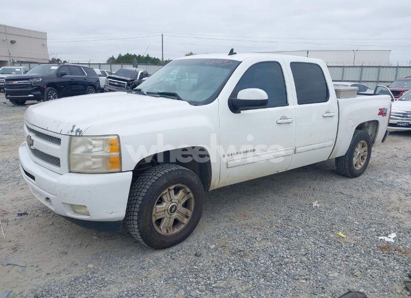 Photo 2 of 2009 Chevrolet Silverado 1500 LT (VIN 3GCEK23359G246777)