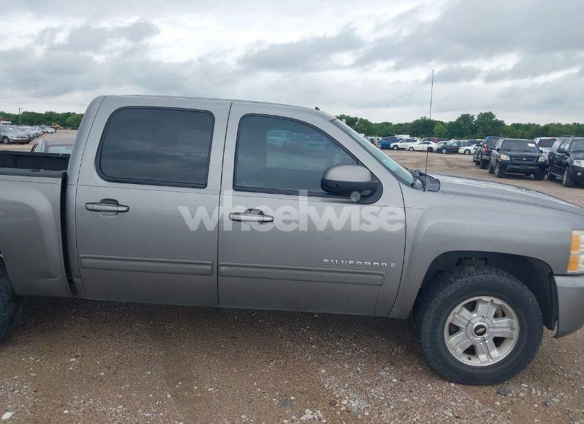 Photo 13 of 2009 Chevrolet Silverado 1500 LT (VIN 3GCEK23399G221557)