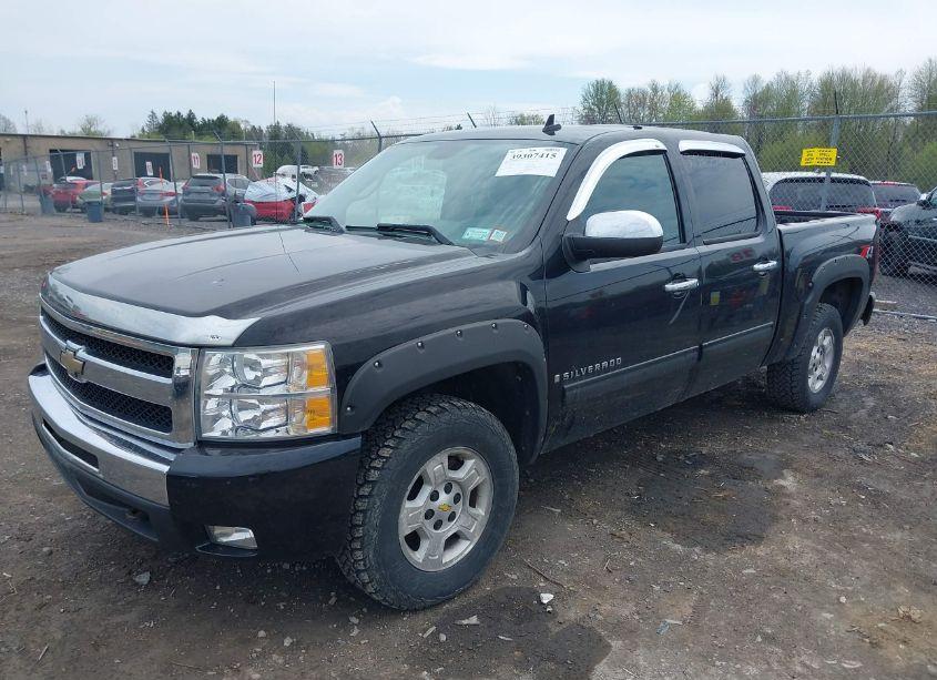 Photo 2 of 2009 Chevrolet Silverado 1500 LT (VIN 3GCEK233X9G252543)
