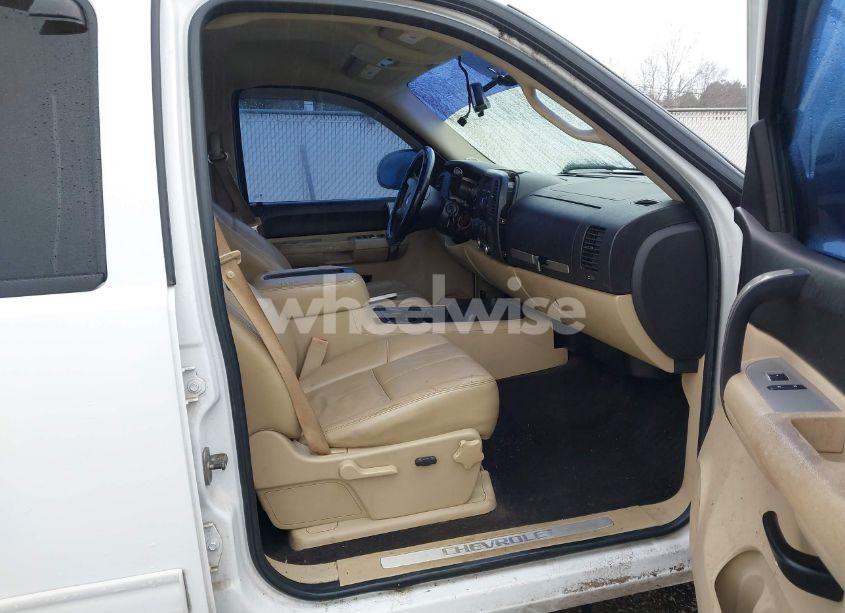 Photo 5 of 2009 Chevrolet Silverado 1500 LT (VIN 3GCEK23MX9G256990)