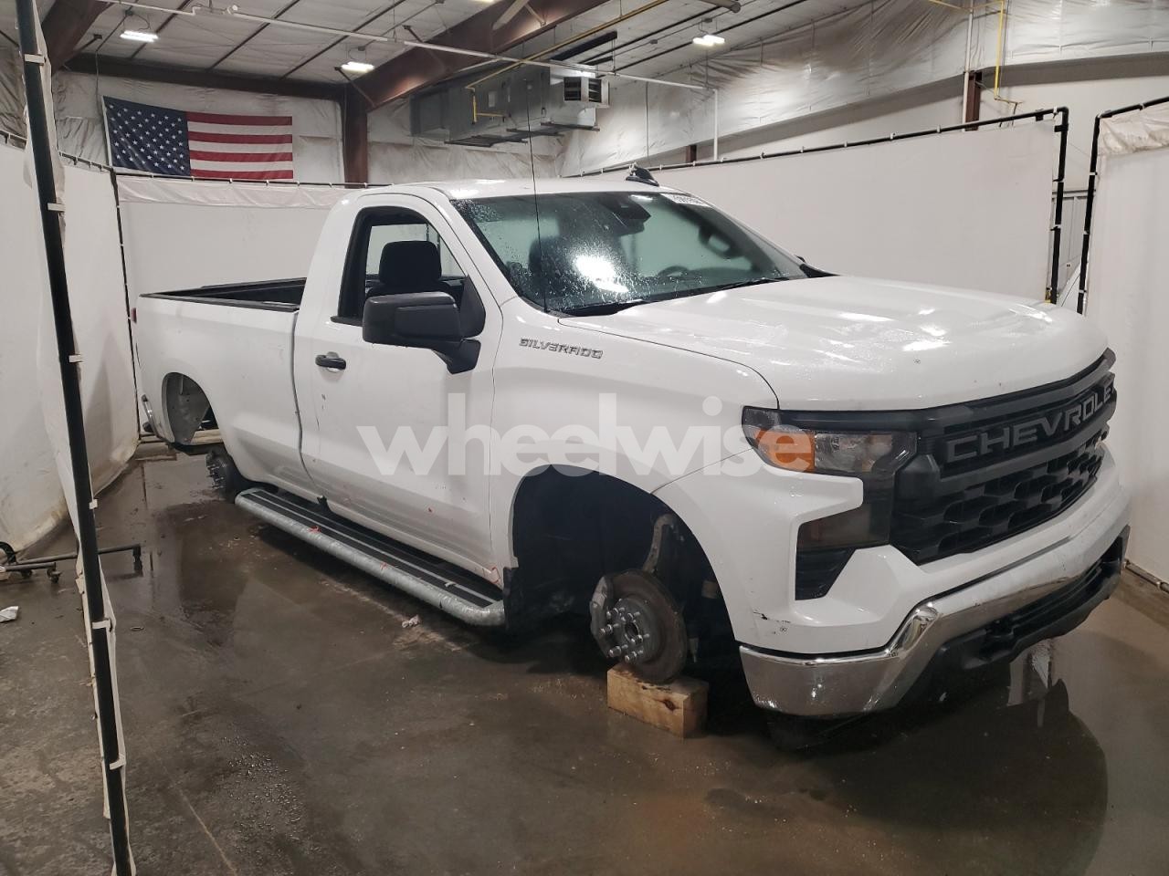Photo 4 of 2024 CHEVROLET SILVERADO C1500 (VIN 3GCNAAED1RG305617)