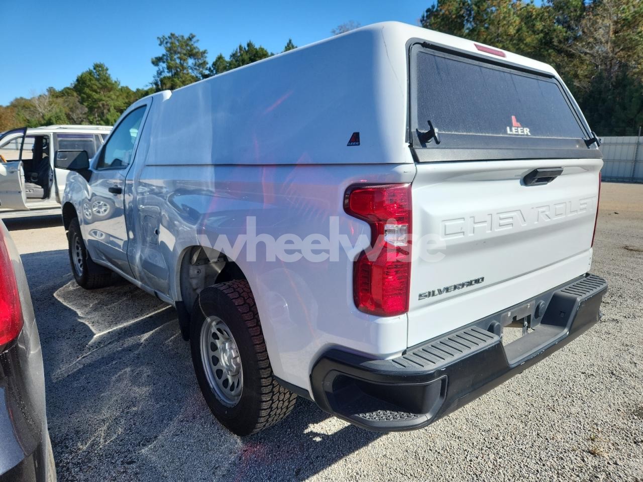 Photo 2 of 2023 CHEVROLET SILVERADO C1500 (VIN 3GCNAAEK5PG339734)