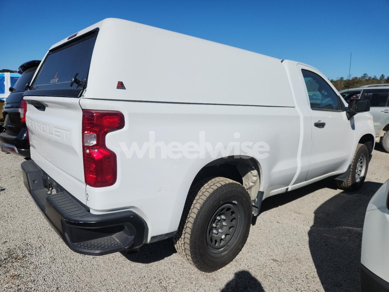 Photo 3 of 2023 CHEVROLET SILVERADO C1500 (VIN 3GCNAAEK5PG339734)