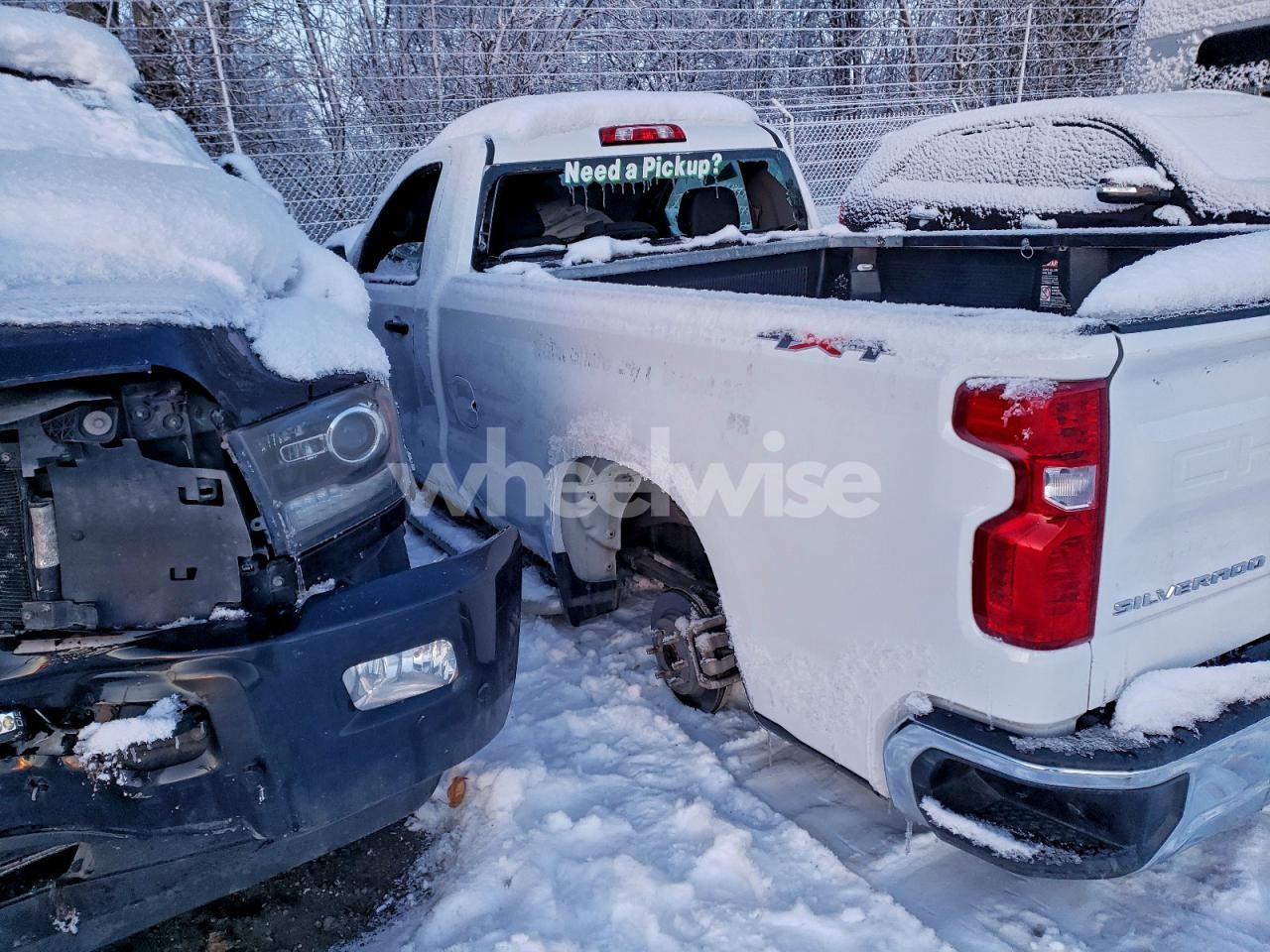 Photo 2 of 2024 CHEVROLET SILVERADO K1500 (VIN 3GCNDAED0RG311383)