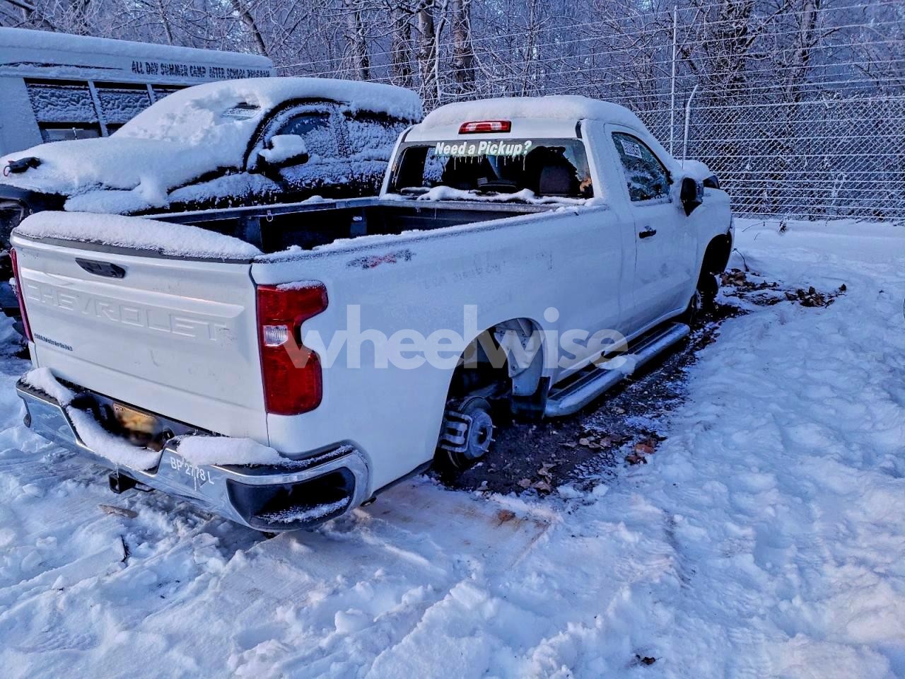 Photo 3 of 2024 CHEVROLET SILVERADO K1500 (VIN 3GCNDAED0RG311383)
