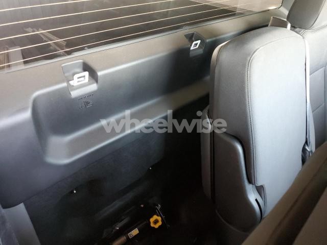 Photo 3 of 2024 CHEVROLET SILVERADO K1500 (VIN 3GCNDAED1RG125562)