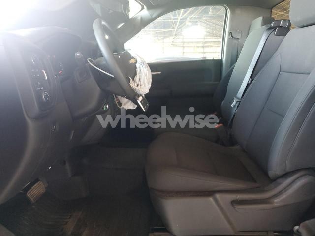 Photo 4 of 2024 CHEVROLET SILVERADO K1500 (VIN 3GCNDAED1RG125562)