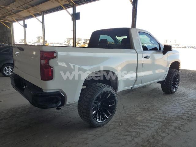 Photo 2 of 2021 CHEVROLET SILVERADO C1500 (VIN 3GCNWAEF0MG274274)