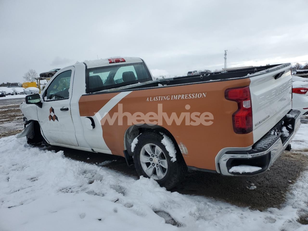 Photo 2 of 2021 CHEVROLET SILVERADO C1500 (VIN 3GCNWAEF2MG299984)