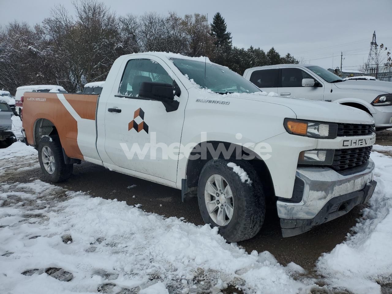 Photo 4 of 2021 CHEVROLET SILVERADO C1500 (VIN 3GCNWAEF2MG299984)