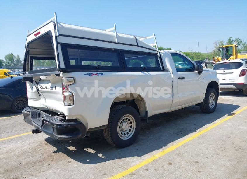 Photo 4 of 2020 Chevrolet Silverado 1500 4WD LONG BED WT (VIN 3GCNYAEFXLG154197)