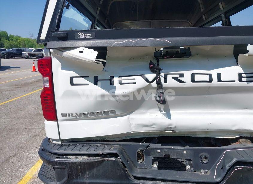 Photo 6 of 2020 Chevrolet Silverado 1500 4WD LONG BED WT (VIN 3GCNYAEFXLG154197)