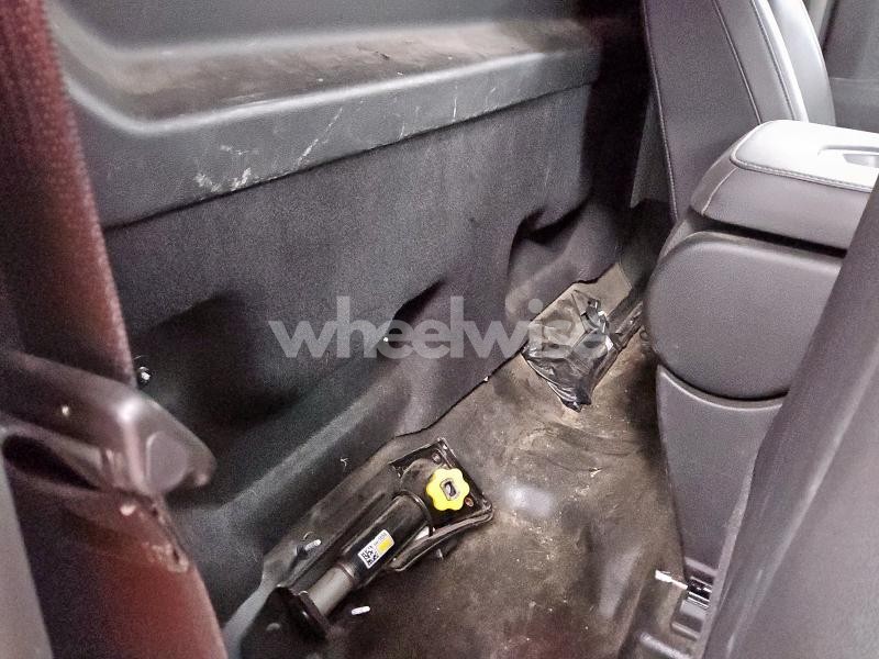 Photo 4 of 2021 CHEVROLET SILVERADO K1500 (VIN 3GCNYAEH0MG408793)