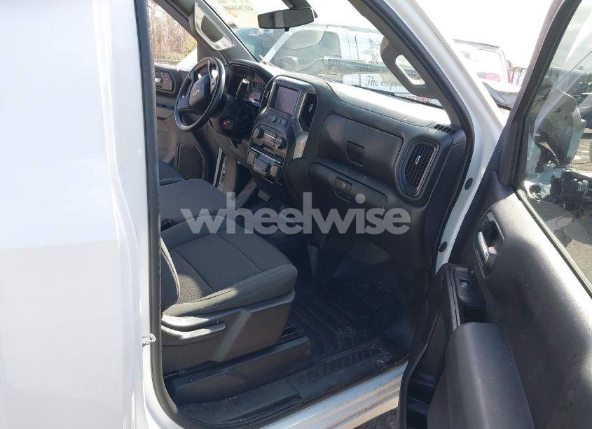 Photo 5 of 2021 Chevrolet Silverado 1500 4WD LONG BED WT (VIN 3GCNYAEK5MG393641)