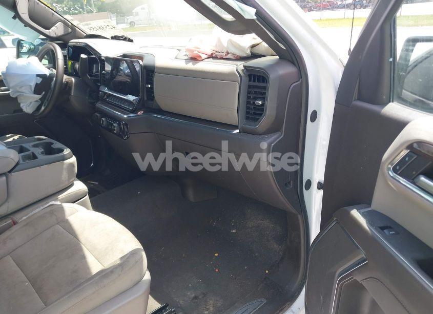 Photo 5 of 2025 Chevrolet Silverado 1500 2WD SHORT BED LT (VIN 3GCPACEDXSG127538)