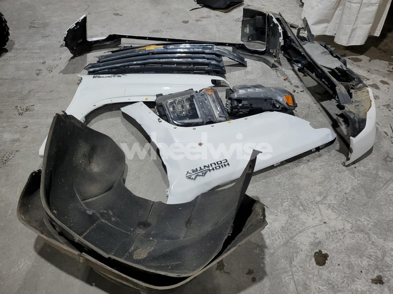 Photo 12 of 2022 CHEVROLET SILVERADO K2500 HIGH COUNTRY (VIN 3GCPACEK2PG171524)