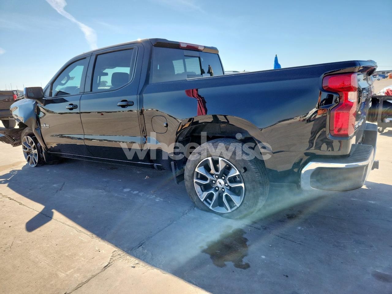 Photo 2 of 2023 CHEVROLET SILVERADO C1500 LT (VIN 3GCPACEK9PG176929)