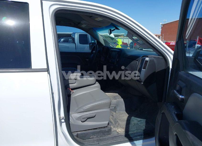 Photo 5 of 2018 Chevrolet Silverado 1500 WT (VIN 3GCPCNEC8JG371670)