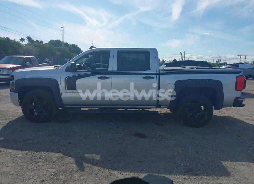 Photo 14 of 2018 Chevrolet Silverado 1500 CUSTOM (VIN 3GCPCPEC0JG161592)