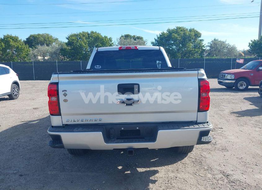 Photo 16 of 2018 Chevrolet Silverado 1500 CUSTOM (VIN 3GCPCPEC0JG161592)