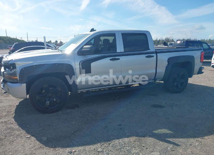 Photo 2 of 2018 Chevrolet Silverado 1500 CUSTOM (VIN 3GCPCPEC0JG161592)