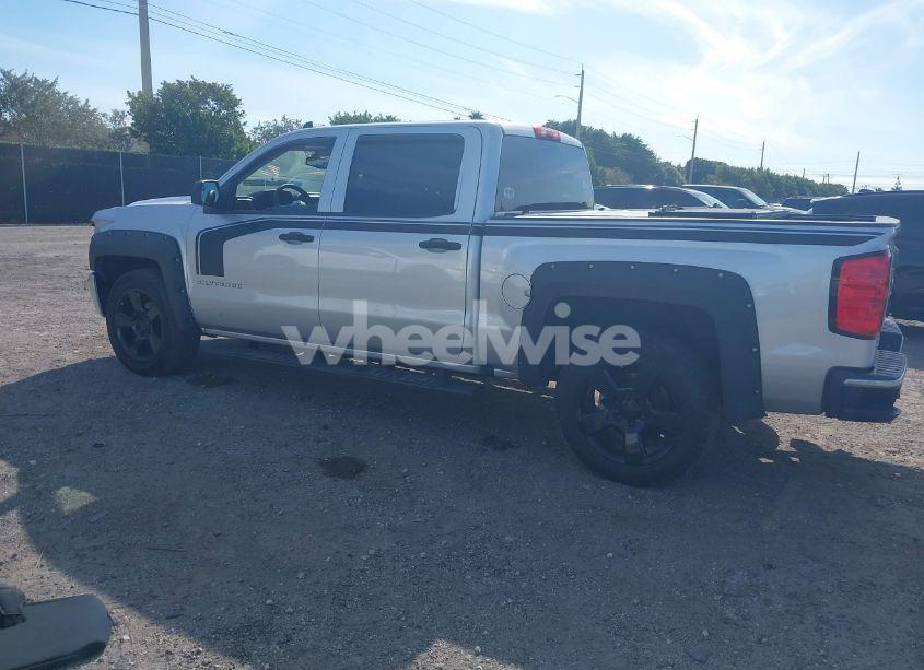 Photo 3 of 2018 Chevrolet Silverado 1500 CUSTOM (VIN 3GCPCPEC0JG161592)