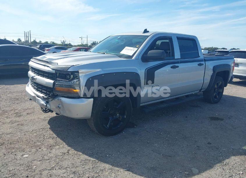 Photo 6 of 2018 Chevrolet Silverado 1500 CUSTOM (VIN 3GCPCPEC0JG161592)