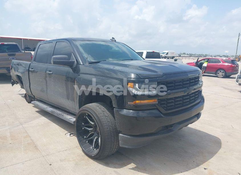 2018 Chevrolet Silverado 1500 CUSTOM (VIN 3GCPCPEC8JG358400) main photo