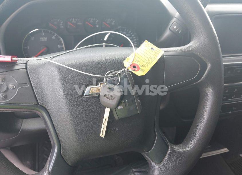 Photo 11 of 2018 Chevrolet Silverado 1500 CUSTOM (VIN 3GCPCPEC8JG358400)