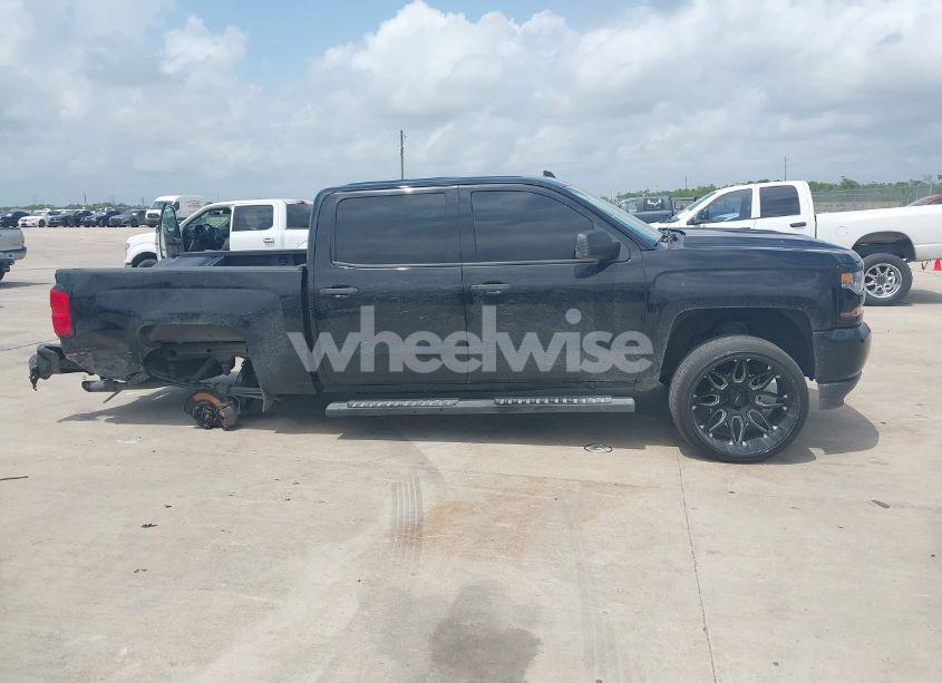 Photo 13 of 2018 Chevrolet Silverado 1500 CUSTOM (VIN 3GCPCPEC8JG358400)