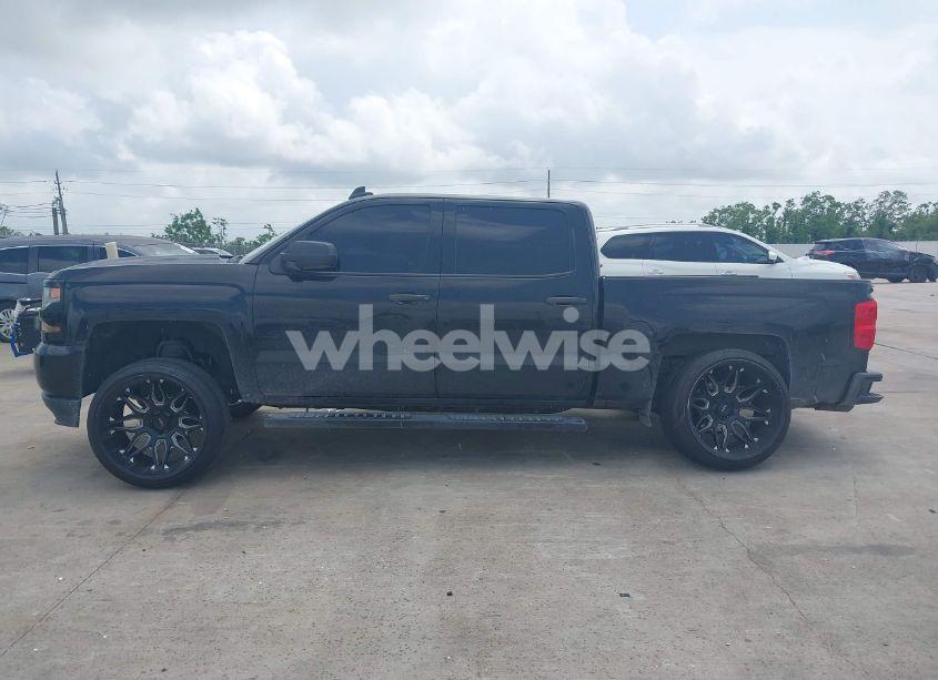 Photo 14 of 2018 Chevrolet Silverado 1500 CUSTOM (VIN 3GCPCPEC8JG358400)