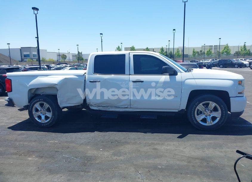 Photo 13 of 2018 Chevrolet Silverado 1500 CUSTOM (VIN 3GCPCPEC9JG346028)