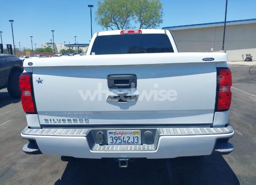 Photo 16 of 2018 Chevrolet Silverado 1500 CUSTOM (VIN 3GCPCPEC9JG346028)