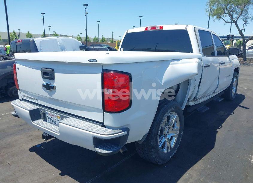 Photo 4 of 2018 Chevrolet Silverado 1500 CUSTOM (VIN 3GCPCPEC9JG346028)