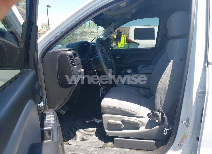 Photo 5 of 2018 Chevrolet Silverado 1500 CUSTOM (VIN 3GCPCPEC9JG346028)