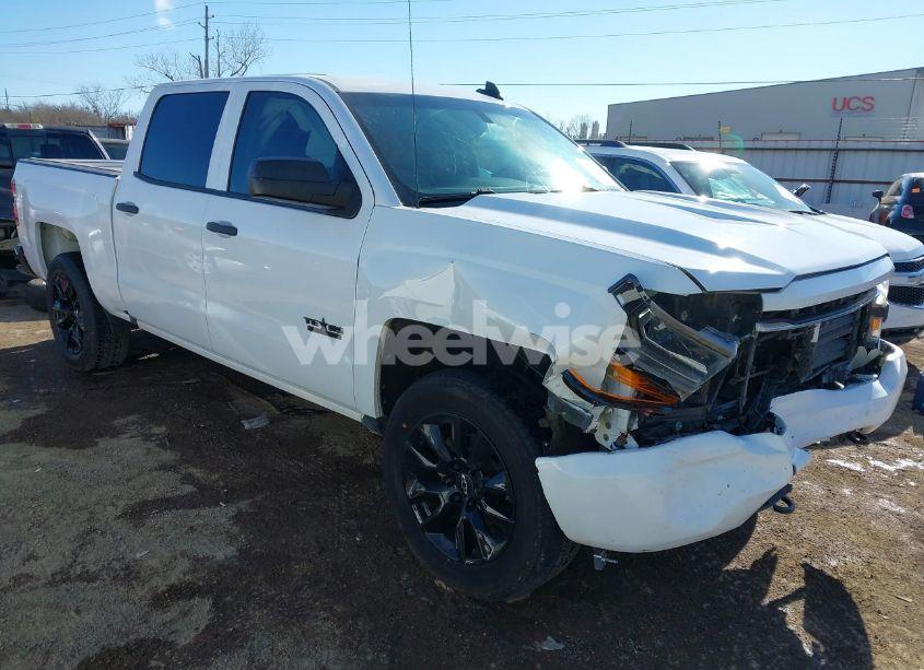 2018 Chevrolet Silverado 1500 CUSTOM (VIN 3GCPCPECXJG621759) main photo