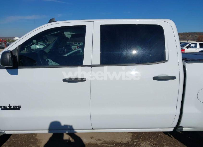 Photo 14 of 2018 Chevrolet Silverado 1500 CUSTOM (VIN 3GCPCPECXJG621759)