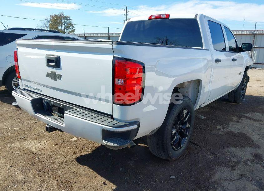 Photo 4 of 2018 Chevrolet Silverado 1500 CUSTOM (VIN 3GCPCPECXJG621759)