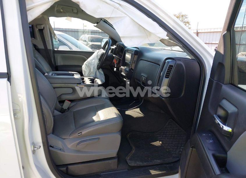 Photo 5 of 2018 Chevrolet Silverado 1500 CUSTOM (VIN 3GCPCPECXJG621759)