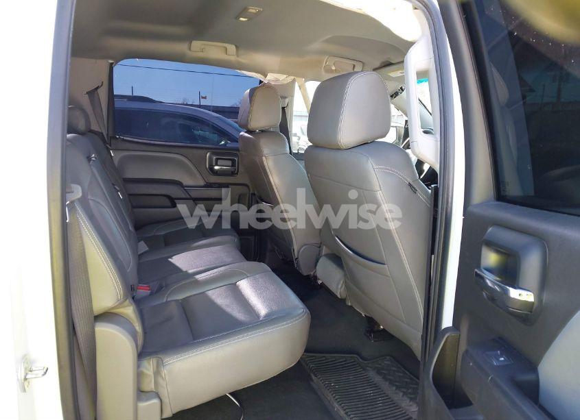 Photo 8 of 2018 Chevrolet Silverado 1500 CUSTOM (VIN 3GCPCPECXJG621759)