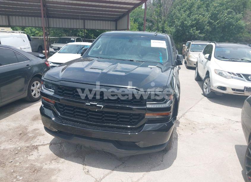 Photo 12 of 2018 Chevrolet Silverado 1500 SILVERADO CUSTOM (VIN 3GCPCPEH1JG272292)