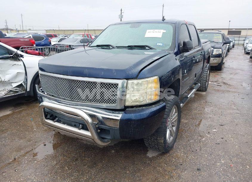 Photo 2 of 2011 Chevrolet Silverado 1500 LS (VIN 3GCPCREA0BG155187)