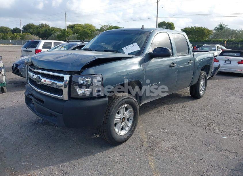 Photo 2 of 2011 Chevrolet Silverado 1500 LS (VIN 3GCPCREA0BG350139)