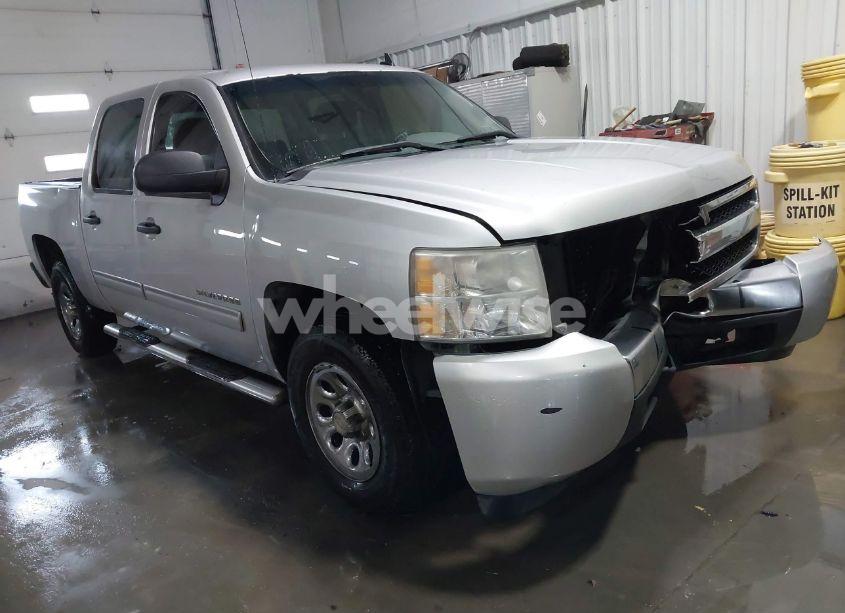 2011 Chevrolet Silverado 1500 LS (VIN 3GCPCREA1BG380945) main photo