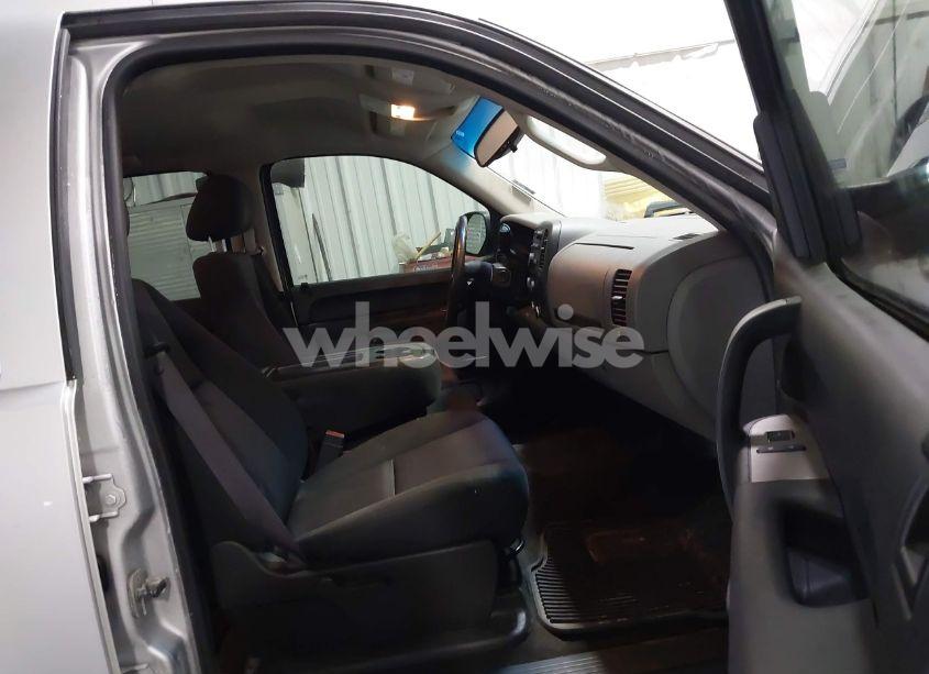 Photo 5 of 2011 Chevrolet Silverado 1500 LS (VIN 3GCPCREA1BG380945)