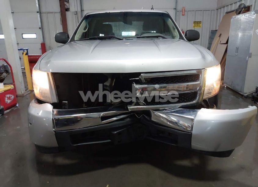 Photo 6 of 2011 Chevrolet Silverado 1500 LS (VIN 3GCPCREA1BG380945)