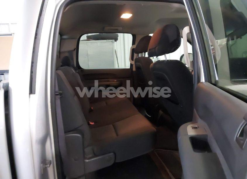 Photo 8 of 2011 Chevrolet Silverado 1500 LS (VIN 3GCPCREA1BG380945)